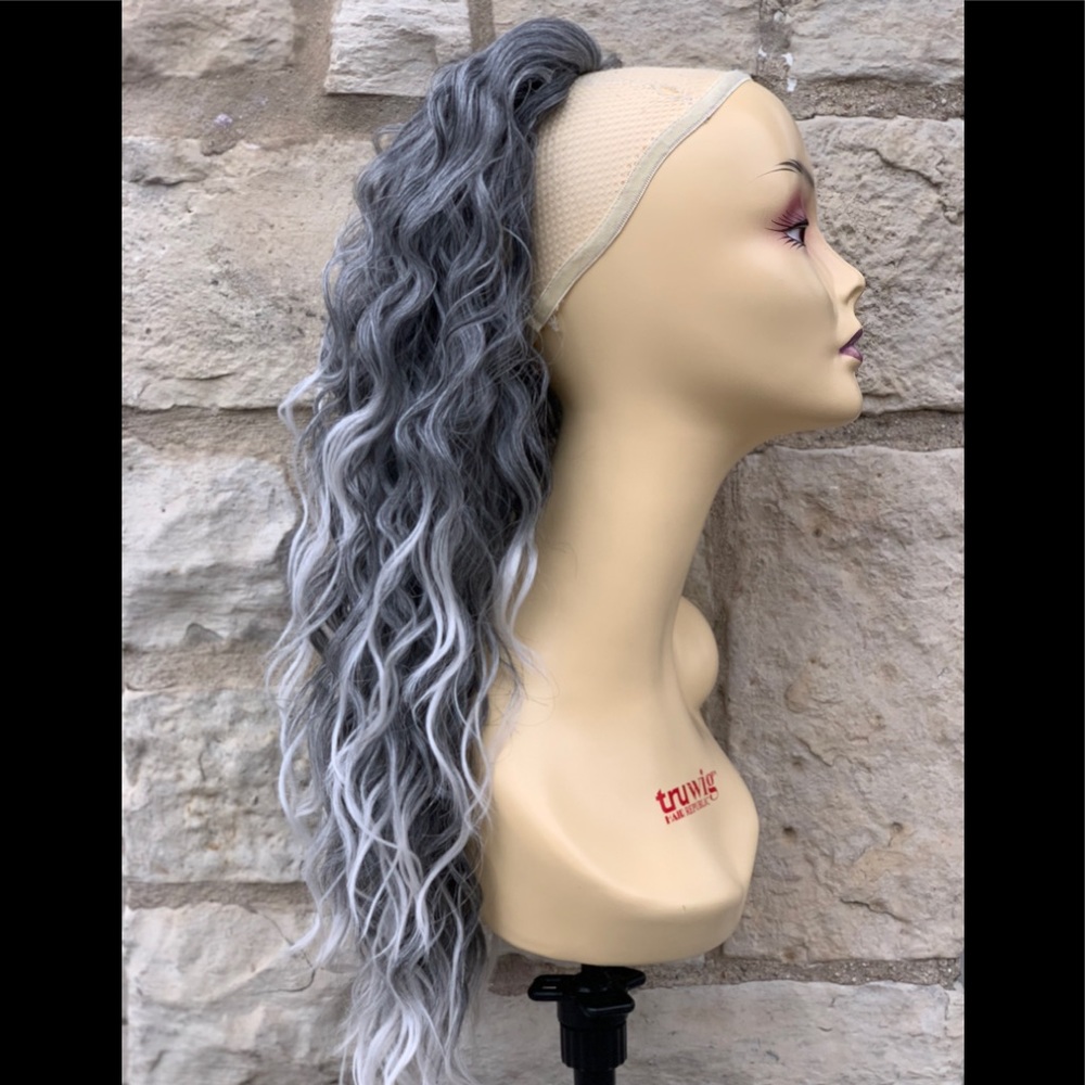 Grey ponytail curly wavy drawstring ponytail - Picture 4 of 8